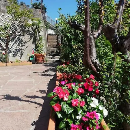 Dalla Isi Il Giardino Sul Golfo Pitelli