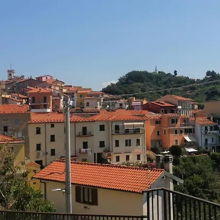 Dalla Isi Il Giardino Sul Golfo アパート *