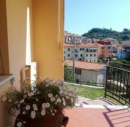 Dalla Isi Il Giardino Sul Golfo アパート
