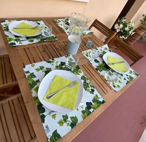 Lägenhet Dalla Isi Il Giardino Sul Golfo *